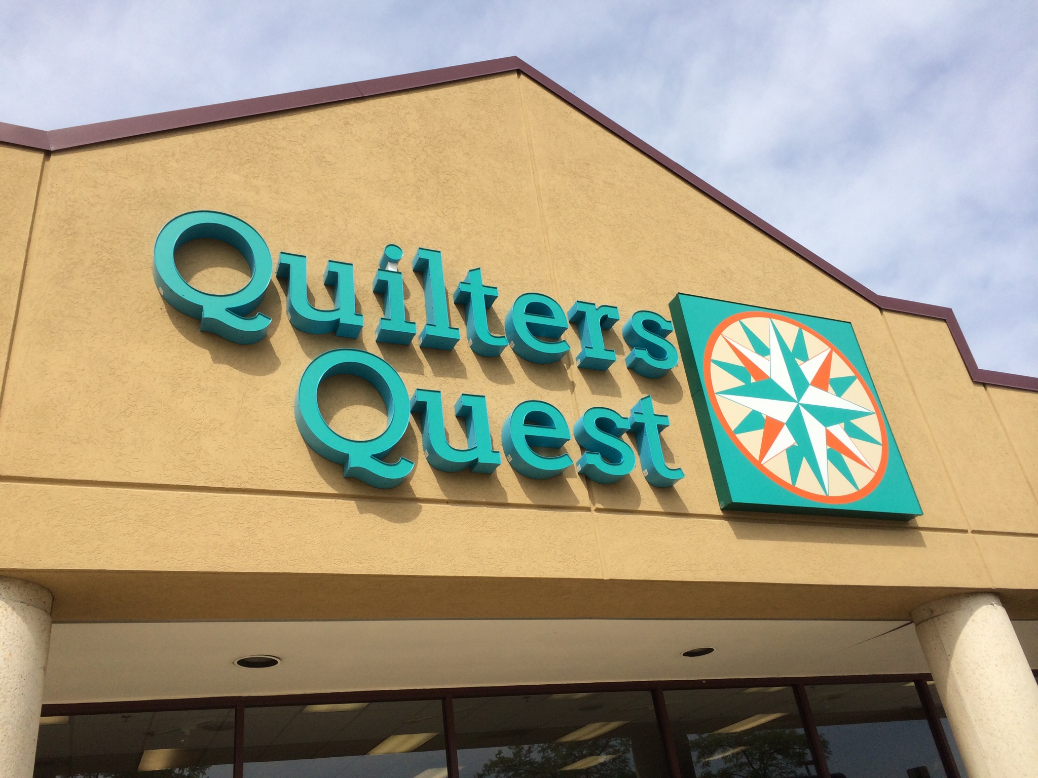 A Local Quilt Shop Trip - Quilters Quest in Woodridge, IL