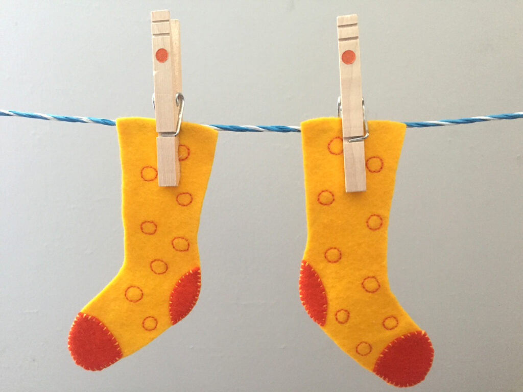 Virtual Busy Bag Swap - Sock Matching Game from Hugs are Fun