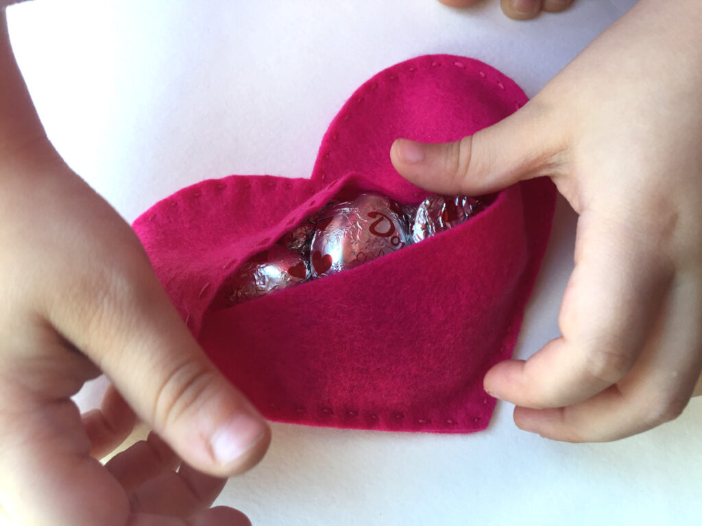 Stitch Love Blog Hop - Felt Heart Pouches from Hugs are Fun