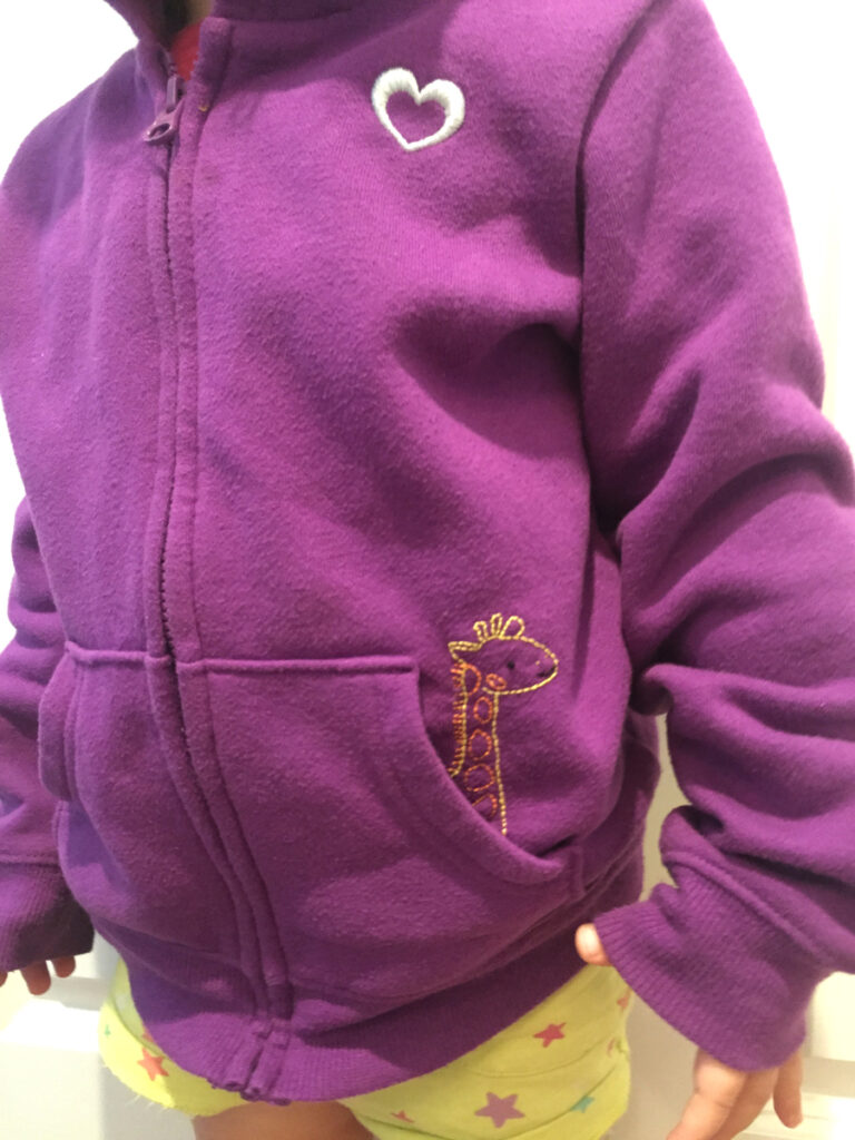 Stitch-Love-Along! A Giraffe Pocket Pal from Hugs are Fun